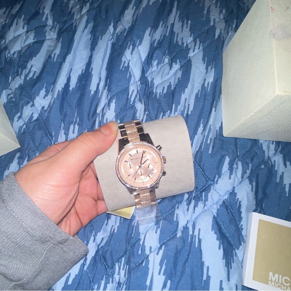 ROSE GOLD MK WATCH WITH ORIGINAL TAGS AND BOX